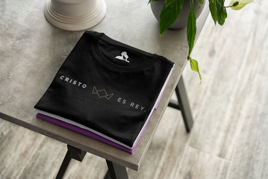 Cristo Es Rey - Women T-Shirt